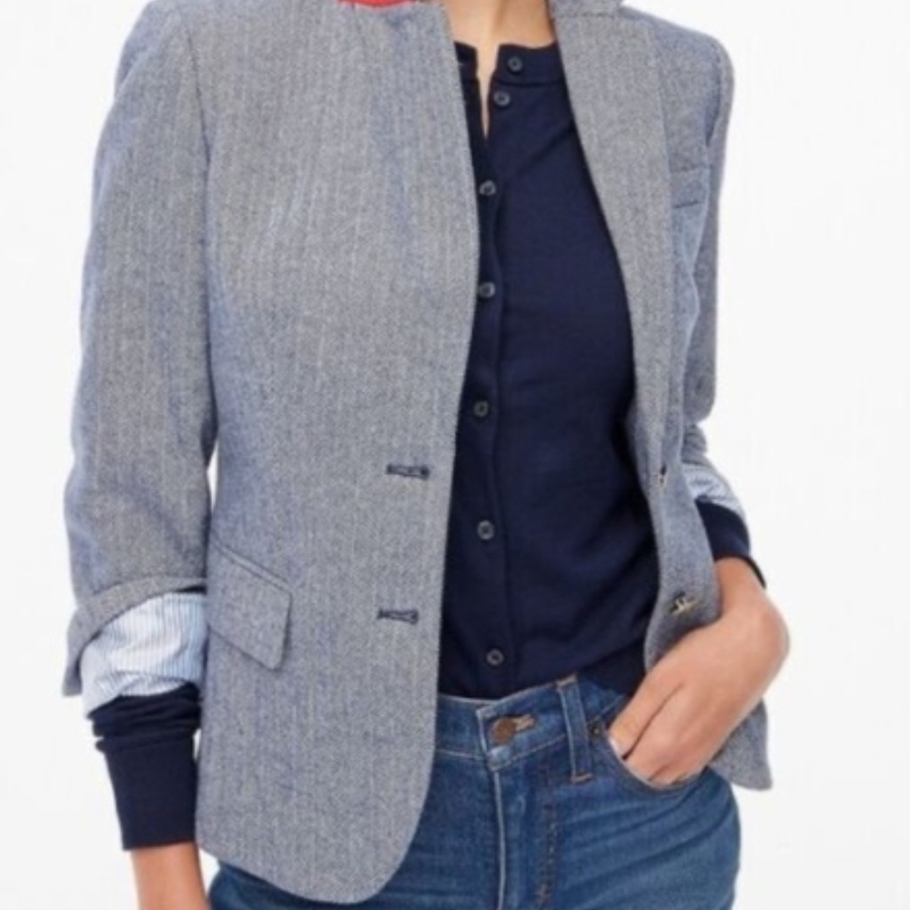 Light Gray Tailored Blazer with Notched Lapel